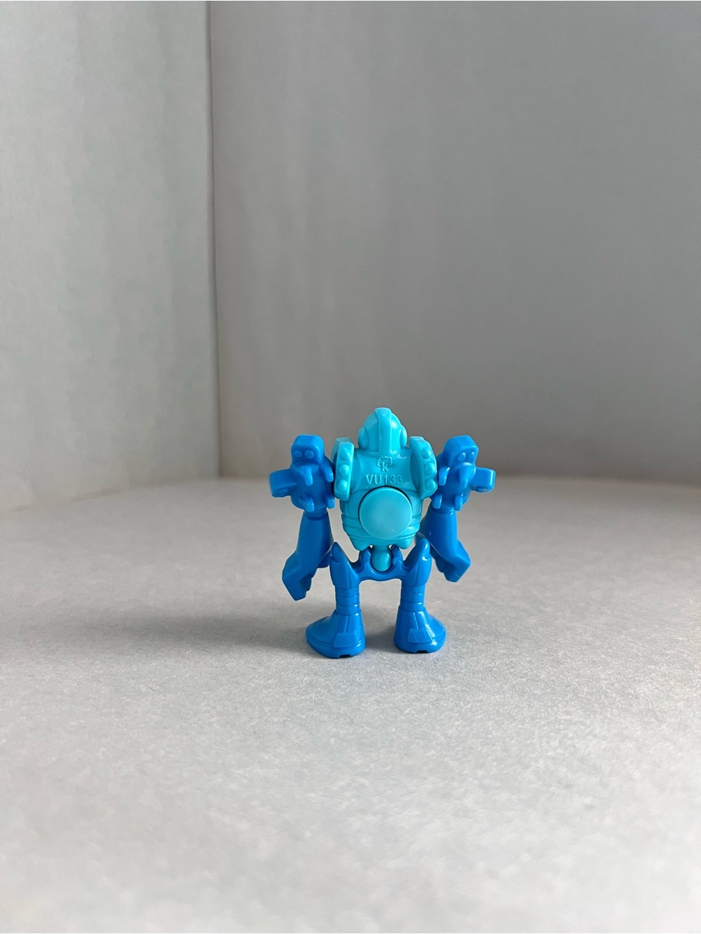KINDER SURPRISE PACIFIC RIM ROBOT - Picture 2 of 3